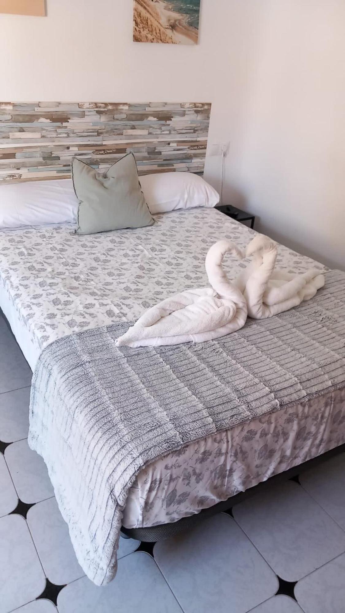 Guests House River مالقة المظهر الخارجي الصورة